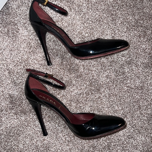 Prada ankle strap patent leather heels size 36 - Picture 2 of 6
